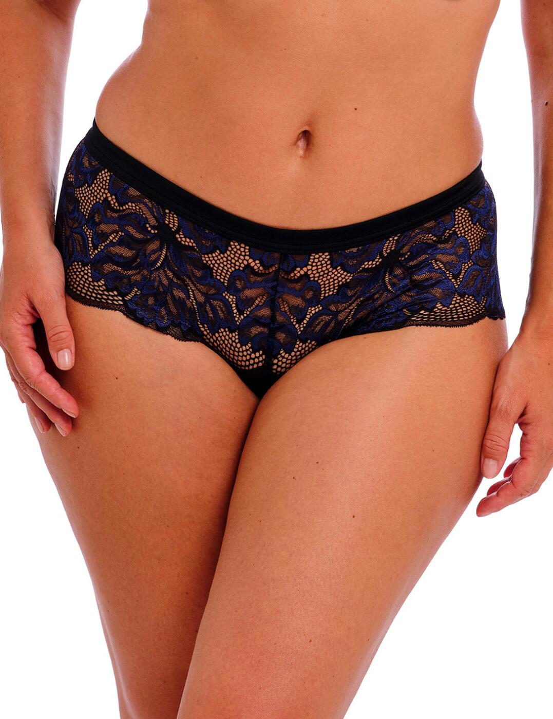 Embrace comfort and style with the Fantasie Emmaline shorts. Featuring a mid-rise waist and moderate rear coverage, these briefs are perfect for a supportive yet cute look. The stunning multi-tone sheer lace and soft handle fabric really make this piece stand out, especially when paired with one of the gorgeous matching coordinates available.