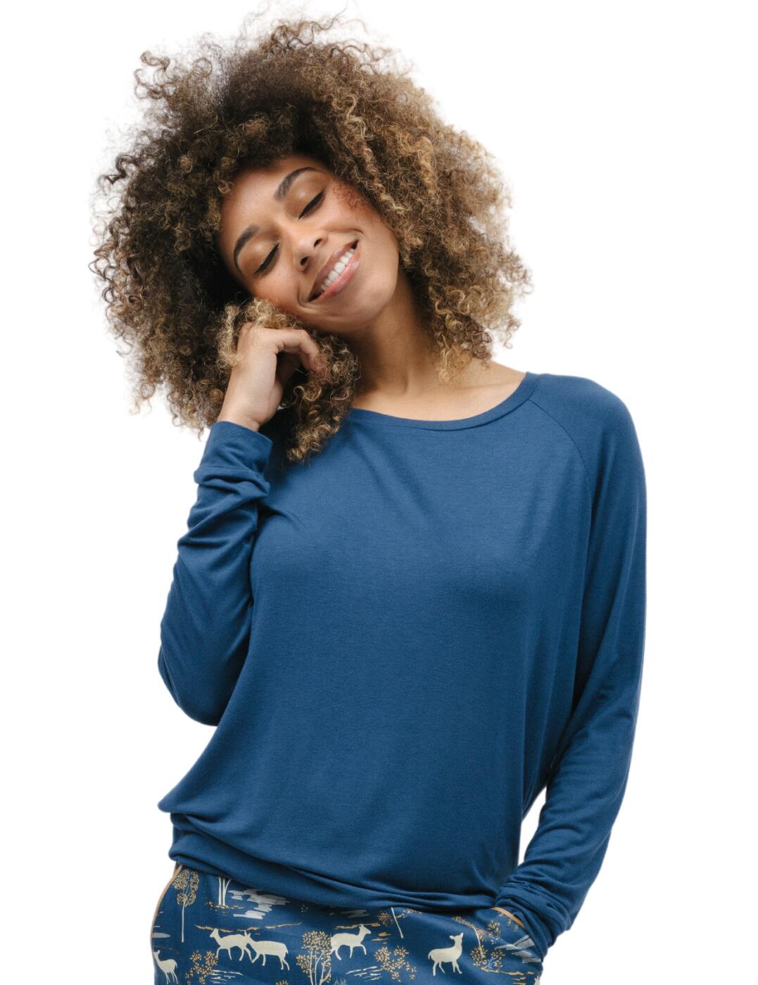 For a classic and simply stylish sleepwear look, Cyberjammies' Fawn jersey pyjama top is exactly what you need. This timeless design comes with long sleeves and a round neckline that make it perfect for both staying comfortable and looking chic at bedtime. With the matching sleepwear available in this range, you can create the perfect tailored nightwear ensemble no matter what your style is. Whether you prefer to mix-and-match different pieces or go for the complete look, Cyberjammies' Fawn has something to suit everyone's taste.  Classic jersey pyjama top Long sleeves Round neckline Simple design Matching sleepwear available Country of origin: India Composition: 95% Modal &pipe; 5% Elastane Listed in UK sizes  9831-8 9831 Loungewear