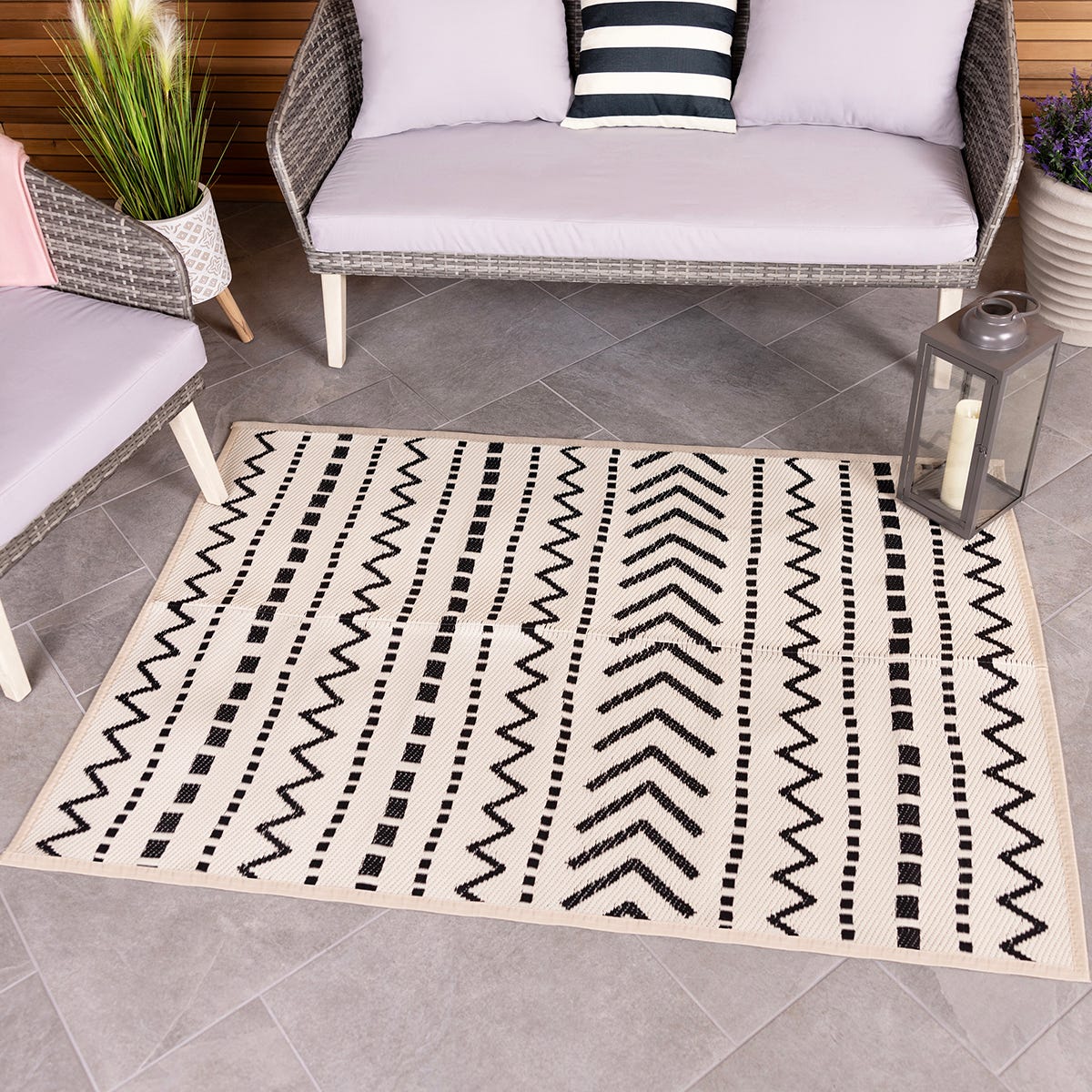 Geometric Weatherproof Rug Cream