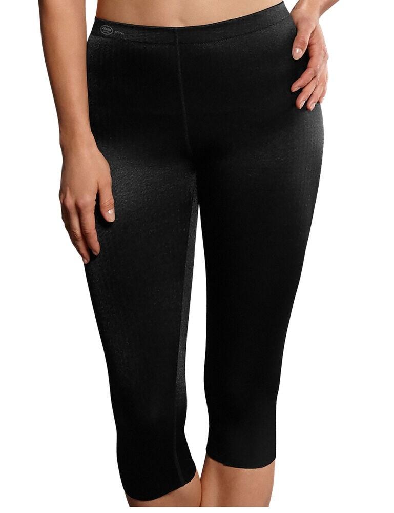Get sports leggings that are not only stylish but practical as well. These Anita three-quarter leggings are crafted from compression materials to ease muscle tension and massage your thighs. The materials are not only amazing for compression but are incredibly breathable to keep you cool while your exercise.  3/4 leggings Mid-rise waistband Coverage to just below knees Compression materials Breathable Exercise pants Composition: 71% Nylon &pipe; 29% Elastane Listed in UK sizes  50322-91071-1214737 1693  Sports Leggings
