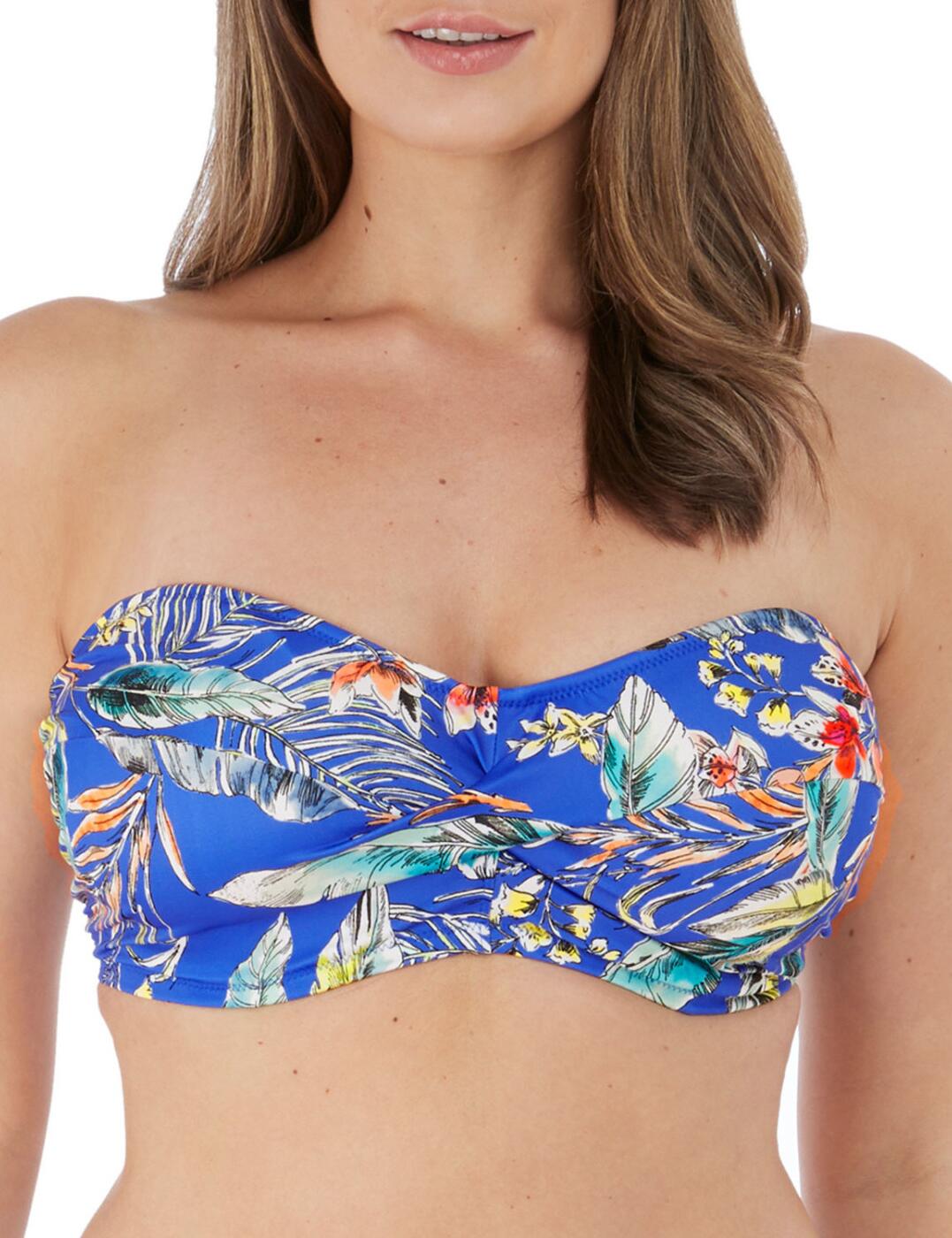 Discover your new favourite summer look in this stunning Burano bandeau bikini top from Fantasie. The piece has a detachable scarf tie which allows you to alter the style depending on what flatters you most. The bandeau styling alone is reinforced to ensure that it has a flawless fit that will stay in place. A flattering twist front detail creates the accentuation of the bust and a rounded shape. Also helped by the concealed underwiring and lightly padded foam cups for a softened uplift. A classic snap back clasp fastening is used in the rear for easy dressing and a secure fit.  Bandeau Detachable scarf tie Twist front detail Rounded shape Concealed underwiring Lightly padded foam cups Snap back clasp fastening Composition: 25% Polyamide &pipe; 18% Elastane &pipe; 57% Nylon Country of origin: Tunisia Listed in UK sizes  59077-103679-1361945 7022 Padded Balcony Bikini Top