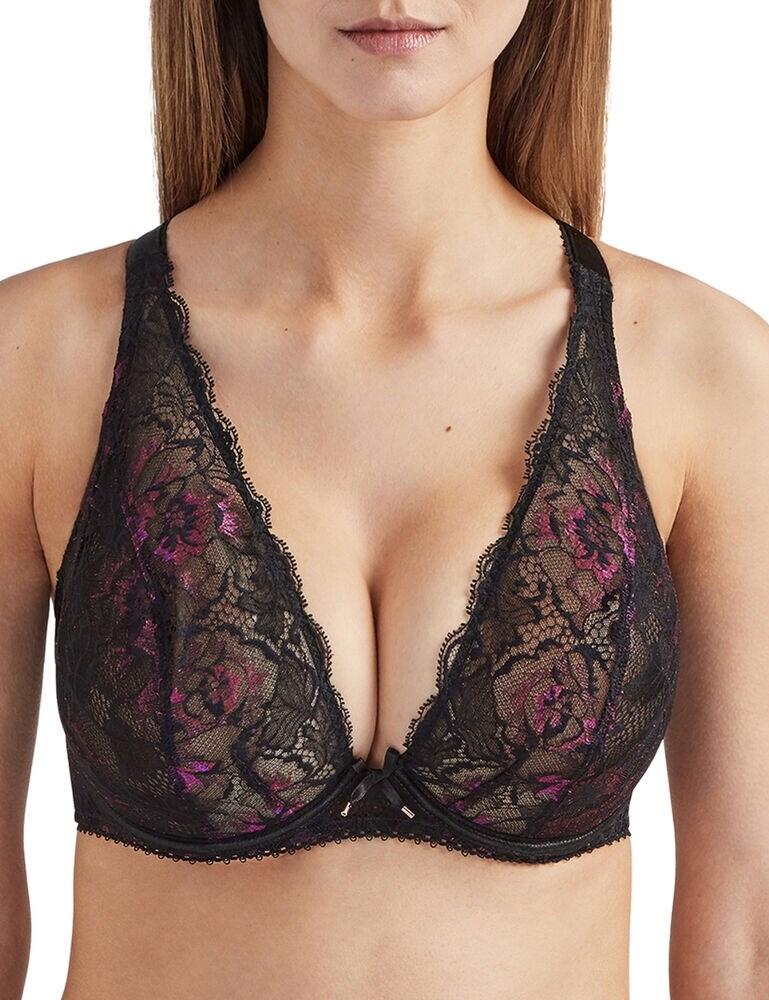 The Aube Amoureuse range by Aubade brings a sexy and comfortable version of their plunging triangle bra, brilliant for women with a fuller bust. Keeping all the features of the regular bra, but with added comfort for anyone and everyone to wear! The bra features the popular deep plunging neckline for a beautiful cleavage appearance, whilst being fully supported with underwiring and adjustable straps. The cups feature a full lace detailing with semi-sheer top cups for a seductive touch.  Seductive and supported design Deep plunging neckline Triangle shape cups Lace detailing with semi-sheer top cups Underwired Adjustable straps Hook and eye closure Composition: Lace - 68% Polyamide &pipe; 17% Polyester &pipe; 15% Elastane Lining: 100% Polyester Listed in UK sizes  47994-87411-1184411 QA12-02 (LETA) Comfort Triangle Plunge Bra
