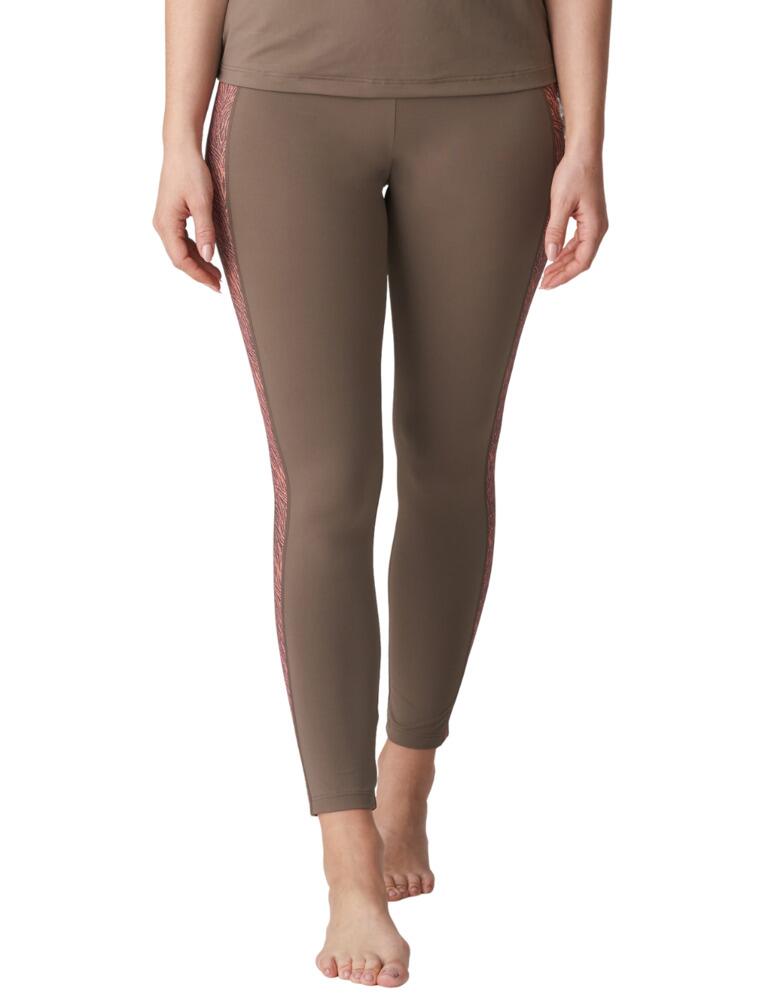 These Prima Donna Sport workout pants from the Dromeas range are a must-have for lounging around or working out. These pants are made from a light and airy fabric, helping you keep cool whilst being active. The sides of the pants feature a detailed print, making these pants unique. The pants are high waisted, ensuring they don't fall down whilst working out.  Simple and Practical Design Opaque Fabric High Waisted Added Print Design Light Airy Fabric Composition: 79% Polyamide &pipe; 21% Elastane Listed In UK Sizes  50660-91583-1205252 6000680 Sports Leggings