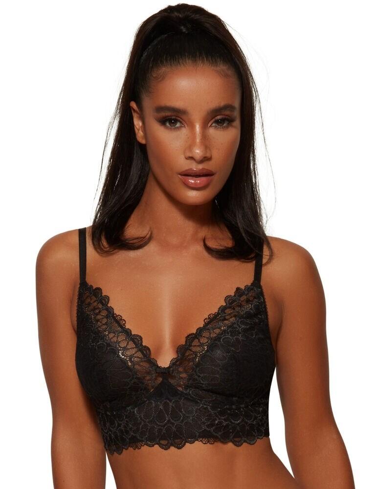 A bralette doesn't have to be simple and unexciting, which is proven by Gossard's Swirl range. Embellished with high shine matte finish lace and scalloped edging, this bralette makes you look and feel pretty. The cups are non-wired and lightly lined for a natural and comfy shape all day. The lace is stretch so aids easy movement whilst also stunning in look. The rear is designed with a low back and wide closure for an extra supported comfy feel.