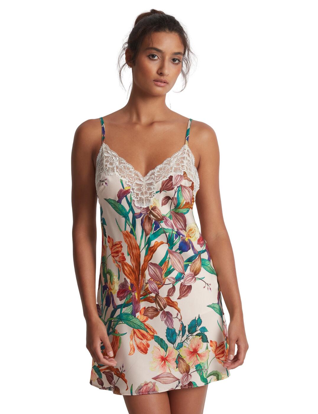 Be seductive while slumbering in Aubade's Sweetfolk collection. Sleep elegantly in this luxurious nightie, created with a loose fit to keep you cool and comfortable during the night. Featuring a plunging neckline accented with a lace over-band which adds a seductive flair to this sophisticated piece. Flaunt your curves with the crossover, adjustable straps to show off as much skin as you desire. This piece teasingly finishes at the mid-thigh, enough to leave some to the imagination and stay floaty. Compliment this look with other available items in the Sweetfolk range.  Luxurious elegant nightie Flattering floaty fit Plunging neckline Lace band for a hint of sensuality Cross-over spaghetti straps Adjustable shoulder straps Short mini style, mid-thigh length Matching items available Country of origin: Madagascar Composition: Fabric: 100% Polyester Composition: 96% Polyamide &pipe; 4% Elastane Listed in UK size  59623-104358-1366636 RP40 Nightie