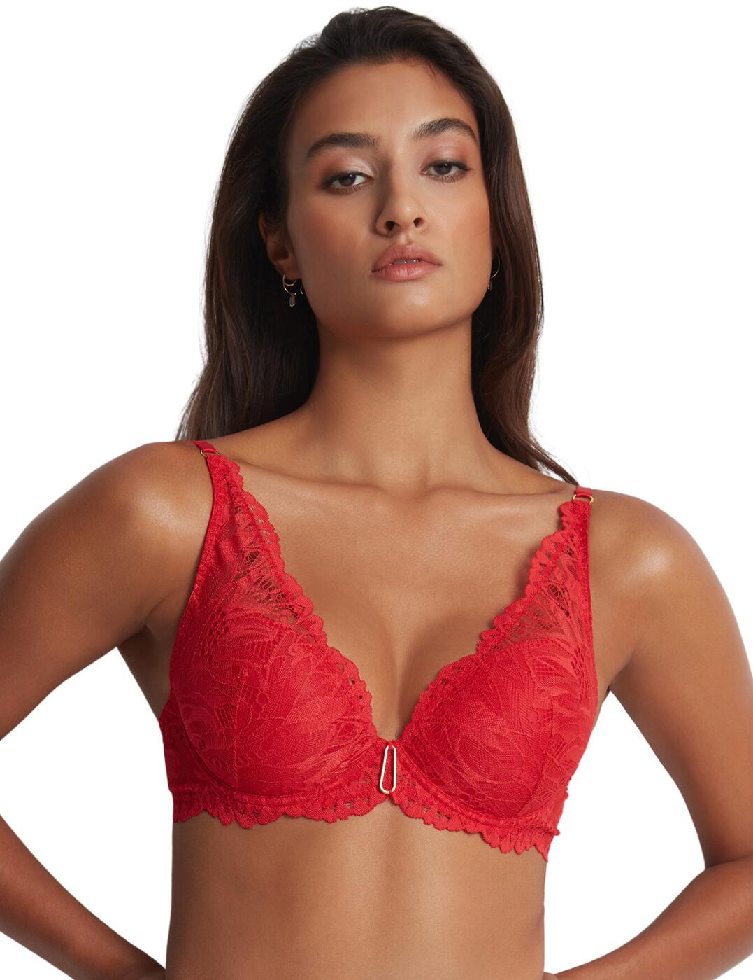 The Flowermania range by Aubade is not one to miss out on especially if timeless, sexy and luxurious lingerie is your vibe. It introduces this shoulder plunge bra that enhances your bust like no other. Moulded cups help create a gorgeous shape whilst the push-up effect naturally elevates your cleavage which is showcased through the plunging neckline and the supportive underwire. The whole bra is made from recycled fabrics with an all-over sheer lace with opaque pads inside for a modest feel. It has a lot of flirty details with lace trims and gold hardware. Create your perfect fit with the hook and eye closure and adjustable straps.  Plunge bra Moulded cups Underwired All-over recycled sheer lace Push-up effect Flirty lace trims Luxurious gold hardware Hook and eye closure and adjustable straps Matching lingerie is also available Country of origin: Tunisia Composition: Lace front back: 86% Polyamide &pipe; 14% Elastane Composition: Lining: 100% Polyester Composition: Cup tulle: 69% Polyamide &pipe; 31% Elastane Listed in UK sizes  59656-104416-1367813 LAN81 Shoulder Plunge Bra