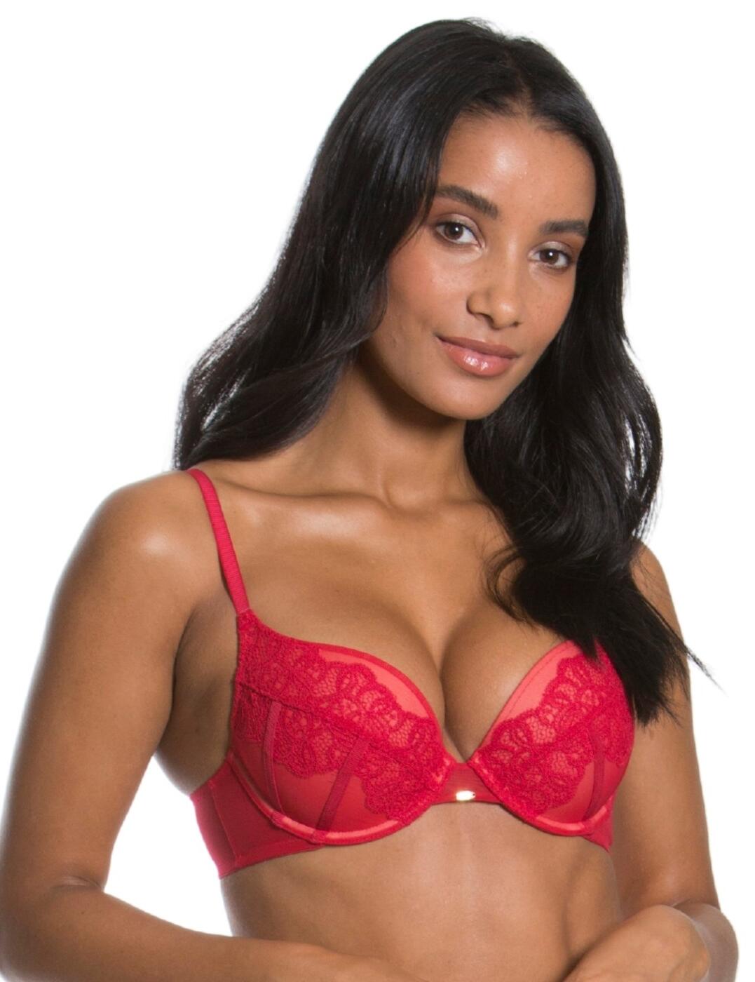 The VIP Guipure range at Gossard focuses on romantic and stylish pieces you'll want to wear no matter the occasion! This plunge bra offers you all the sophistication you need with a touch of flirty in there. Balcony cups featuring contoured panelling and a plunging neckline offers your bust a beautiful appearance, finished off with lace embellishments for a feminine feel. The back is an uncomplicated soft mesh with a small hook and eye closure for a light and fuss-free wear.  Romantic and enhancing design Balcony cups with contoured panelling Plunging neckline Underwired Lace embroidery Adjustable straps Hook and eye closure Composition: 65% Polyester &pipe; 25% Polyamide &pipe; 10% Elastane Listed in UK sizes  48964-88816-1177331 17101 Plunge Bra