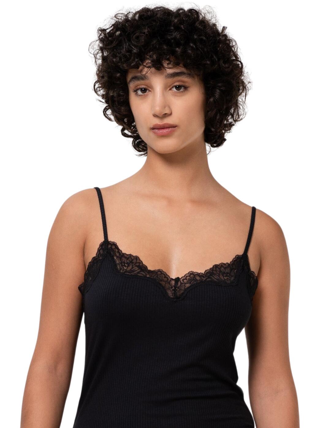 This top from Triumph's Lounge-me Climate range, offers excellent body-temperature regulating properties, to keep you cool whenever needed. The soft jersey fabric offers a comfortable feel with figure-hugging advantages. With adjustable straps and elegant lace trim along the neckline, the top still gives the delicate appearance with comfort in mind. To complete the look match this top with other items from the Lounge-me collection.