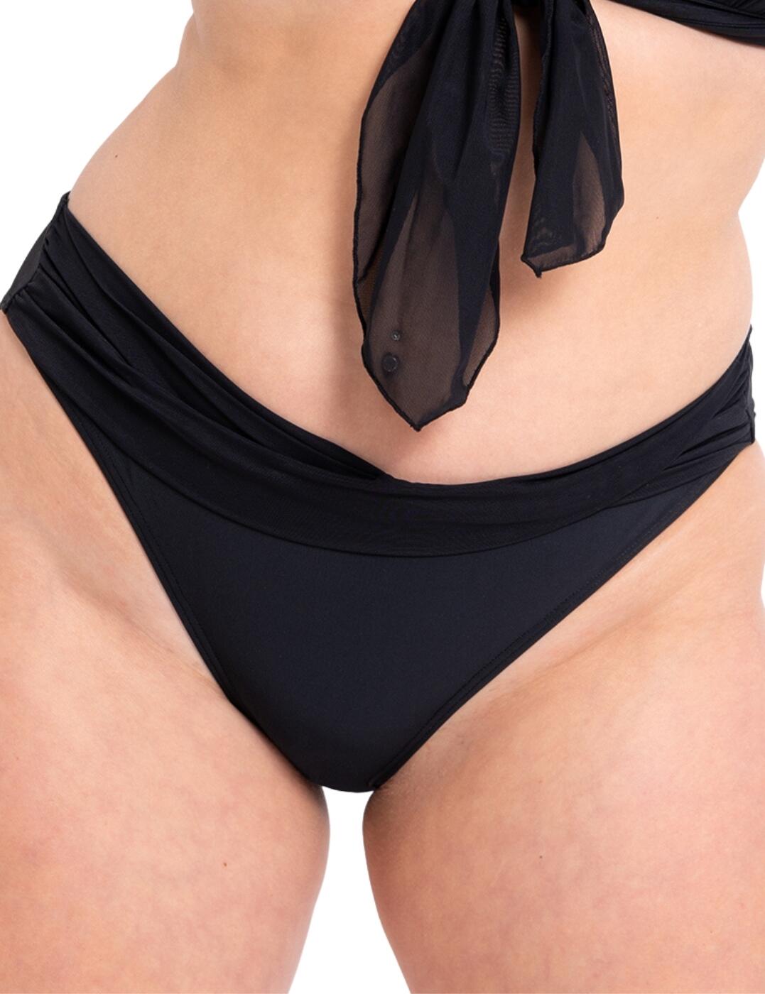 The Curvy Kate Wrapsody Swimwear is a timeless essential swimwear range and must have for any holiday swimwear collection. With a ruched mesh panel to compliment the Wrapsody Bandeau Bikini and a flattering fit for all shapes and sizes, these bikini briefs will be a staple in your holiday attire.