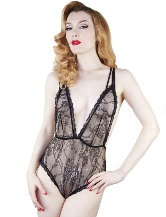 The all new Margarita range from Playful Promises! This stunning body is one of a kind thanks to its unique multiple strap design. The body features 6 straps in total which are all adjustable for a comfortable fit that suits you. The body is covered from top to bottom is gorgeous floral lace and is non wired for a comfortable and natural look! The body also features lace edges which adds elegance to the piece. Perfect for your seductive lingerie collection, this body is one you don't want to miss out on!  Seductive, feminine styling Stunning floral lace Bold outlines Adjustable straps Comfortable fit Non-wired Listed in UK sizes  36199-66369-896330 PP3054 Body