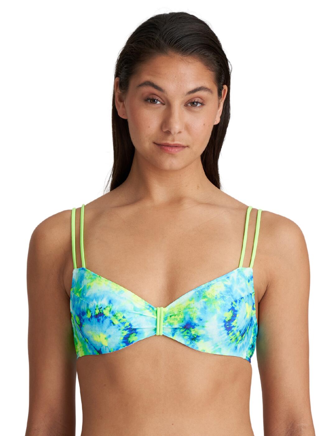Let the exciting Sardegna collection from Marie Jo refresh and invigorate your swimwear drawer this season! This bikini top features incredibly lively and bright colours, making sure all of the attention is on you. The deep plunging neckline is offset by the full-cup design, giving you an alluring but comfortable look. The adjustable shoulder straps are doubled on the front for a trendy look and can be altered at the back for multiple looks. Underwired cups shape your bust, while the lack of padding gives you a relaxed fit. Make sure to pair this bikini top with matching bottoms from the Sardegna range for a complete look.