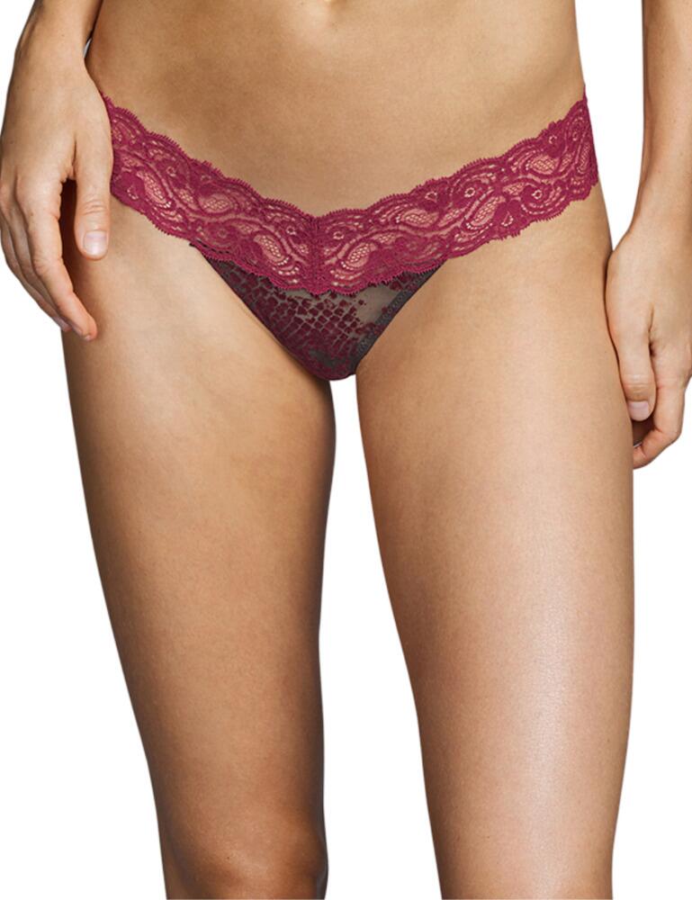 Never compromise on comfort again with this beautiful Mamba short thong by Andres Sarda. This short thong has the classic Mamba subtle snake print and elegant lace that is along the waistband. Andres Sarda provides high-quality lingerie that is incredibly comfortable. The thinness of the lace waistband and the classic thong style of minimal rear coverage allows for invisibility under clothes.  Short thong Comfortable fit Subtle snake print Elegant lace waistband High quality Minimal rear coverage Invisibility under clothes Composition: 88% Polyamide &pipe; 6% Elastane &pipe; 6% Cotton Listed in UK sizes  50520-91431-1201614 3309555 Short Thong