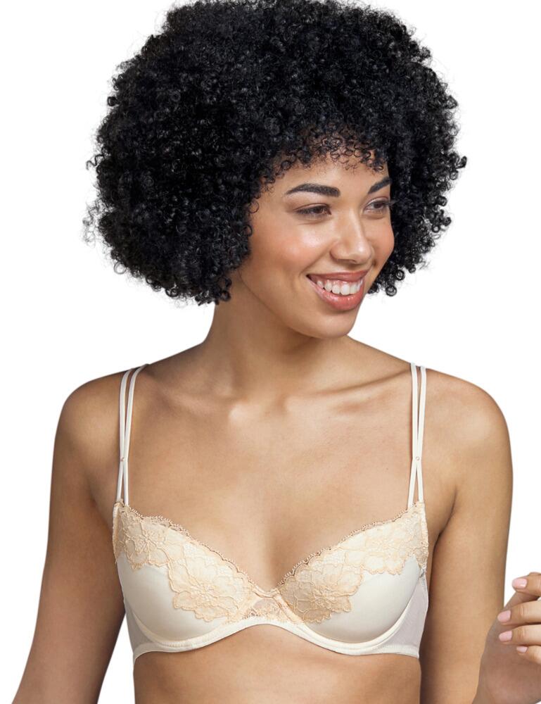 If you love bras with a lifting effect you'll love this Andres Sarda Eden Rock push up bra. This bra comes with the flexibility to remove the pads. There is extra padding on the inside which creates a push-up and lifting effect which enhances your cleavage. It features elegant double straps which have a crystal gem detailing along them. The straps can be crossed at the rear for a gorgeous multi look. Adding femininity with the beautiful lace that runs along the top of the cups. It features underwire for support and a small hook and eye closure at the rear for an individual fit.  Push-up bra Removable pads Extra padding Lifting effect Elegant double straps Crystal gem detailing Option of crossed back straps Beautiful lace on top of cups Underwired Hook and eye fastening Composition: 47% Polyester &pipe; 38% Polyamide &pipe; 8% Cotton &pipe; 7% Elastane  Listed in UK sizes  50527-91404-1201479 3308517 Push Up Bra