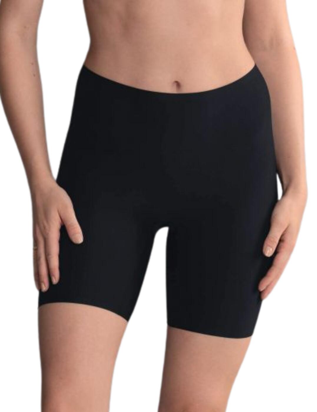 Feel confident in Anita Active's Essentials long briefs. Designed for maximum comfort and invisible under clothes, these are a must-have for your wardrobe. These briefs are slim and breathable and will stop your thighs from chafing. They will form perfectly to your silhouette as they are made with soft, stretchy material. Stay secure from mid-waist to the middle of your thigh with long legs that provide full coverage.  Mid-rise waist Long leg Full coverage Soft, stretchy material Invisible under clothes Country of origin: China Composition: 80% Nylon &pipe; 20% Elastane Listed in UK sizes  57446-101451-1313693 1842 Long Brief