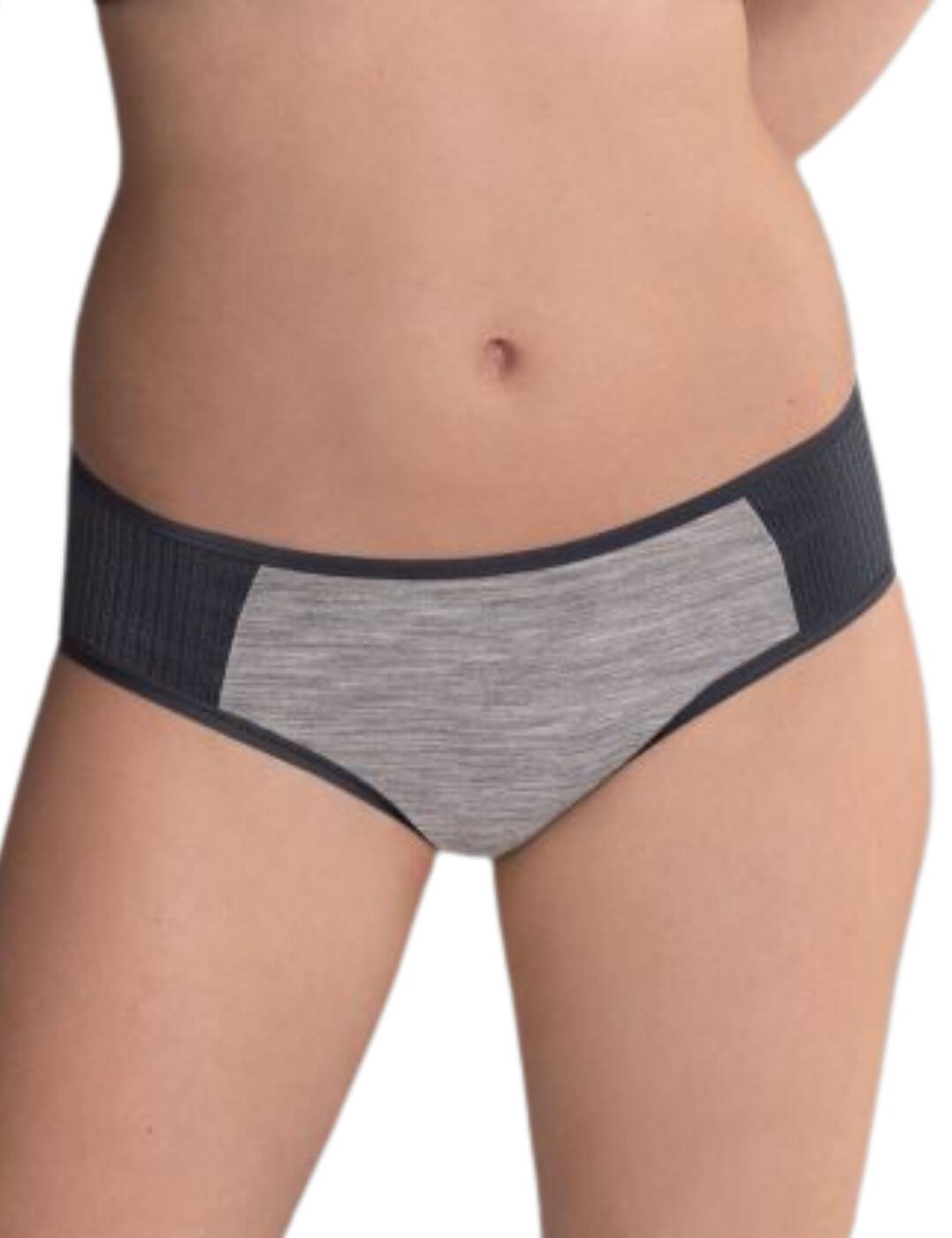 Anita Active's PanAlp Wool sports briefs are super soft while staying breathable and lightweight. The high waist and full rear coverage provide security and protection for any activity and will sit snug all day long. The wool blend is designed to minimise sweat retention in order to stay fresh as long as you need. The sides are made from mesh to increase airflow and ventilation to prevent you from overheating.  High-waist rise Full rear coverage Minimal sweat retention Mesh sides for ventilation Breathable material Country of origin: Thailand Composition: 56% Wool &pipe; 32% Nylon &pipe; 12% Elastane Listed in UK sizes  57473-101489-1314573 1655 Sports Brief