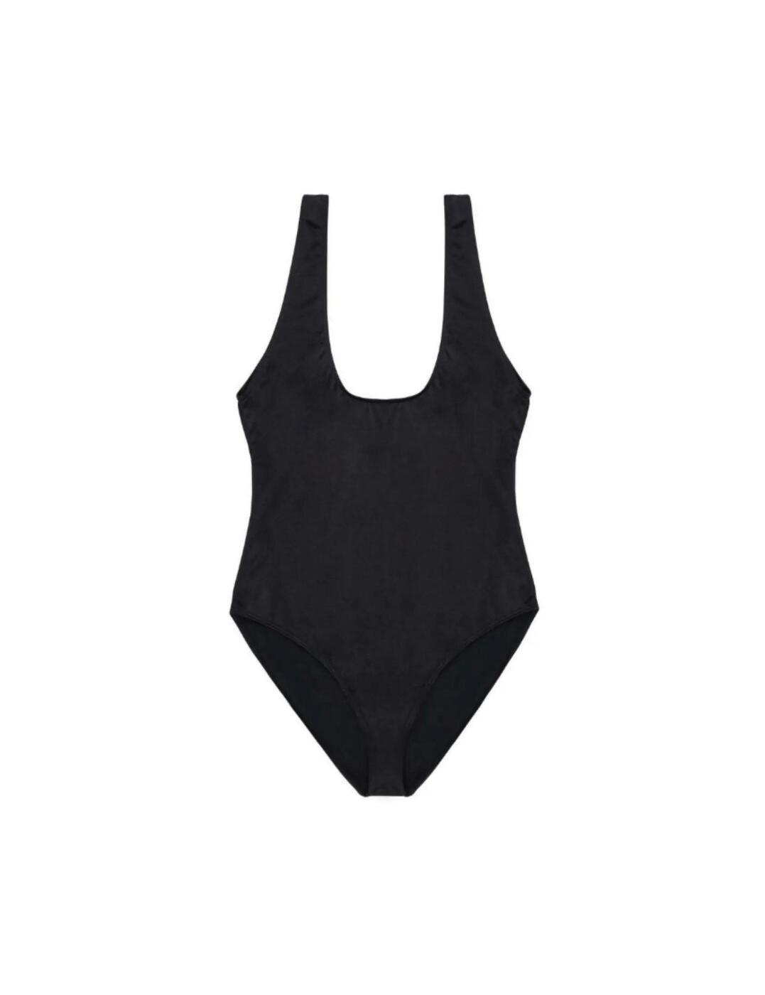 Introducing the gorgeous new Hunter McGrady range from Playful Promises! This gorgeous swimsuit features high cut legs, along with a stunning low cut neckline, for cheeky coverage. The swimsuit is simple, yet stylish and is quaranteed to have you looking fabulous! The swimsuit is also made from soft elasticated materials which are kind to the skin and provide a comfortable fit and feel.  Simple, stylish design Low cut neckline Non-wired High cut legs Elasticated material Comfortable fit Soft materials Listed in UK sizes  36187-66343-895930 PPHG011B Swimsuit