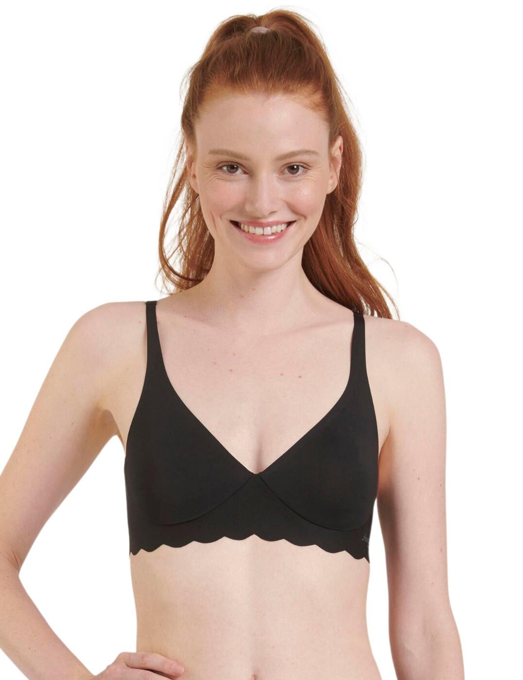 From Sloggi comes this incredible bra that has Zero Feel technology which allows you to move freely and rest in comfort with this almost invisible soft bra. No wiring makes this bra even more comfortable as you won't be cut in half after a few hours, instead, you'll be asking yourself if you're even wearing a bra at all. The scalloped underband creates such a cute design on a classic bra. Adjustable straps and a hook and eye closure on the rear allow for a more secure and supportive fit.