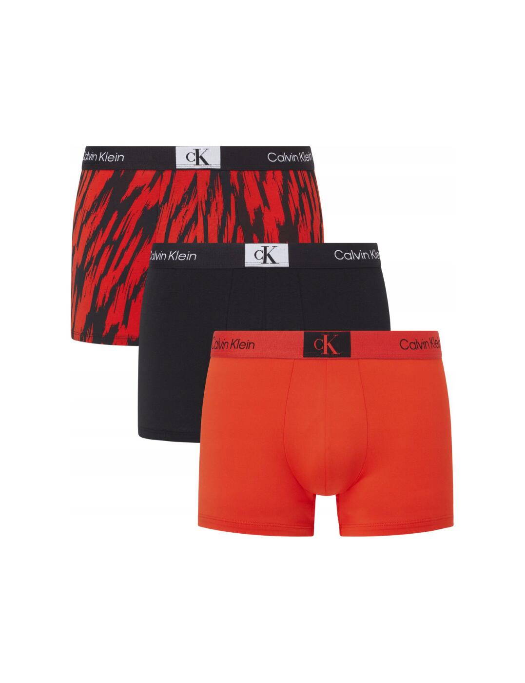 Looking for something a bit different in your underwear drawer? The Calvin Klein Men's CK96 3 pack of trunks are here to give you the latest style with a classic, timeless flair. Constructed from a blend of cotton and elastane, these medium-rise trunks provide all-day comfort and support – plus they're made with recycled fibres for an eco-friendly touch! With their signature elastic waistband and smart design, these trunks are perfect for men who want to make a statement without sacrificing on quality.  A must-have set Mid-rise waist Bold and practical 3-pack Elasticated waistband Country of origin: India Composition: 74% Cotton &pipe; 21% Recycled Cotton &pipe; 5% Elastane Listed in UK sizes  60601-105498 000NB3528A Men's Brief  Tiger Stripe Print_Haz, Black, Haz (DRM)