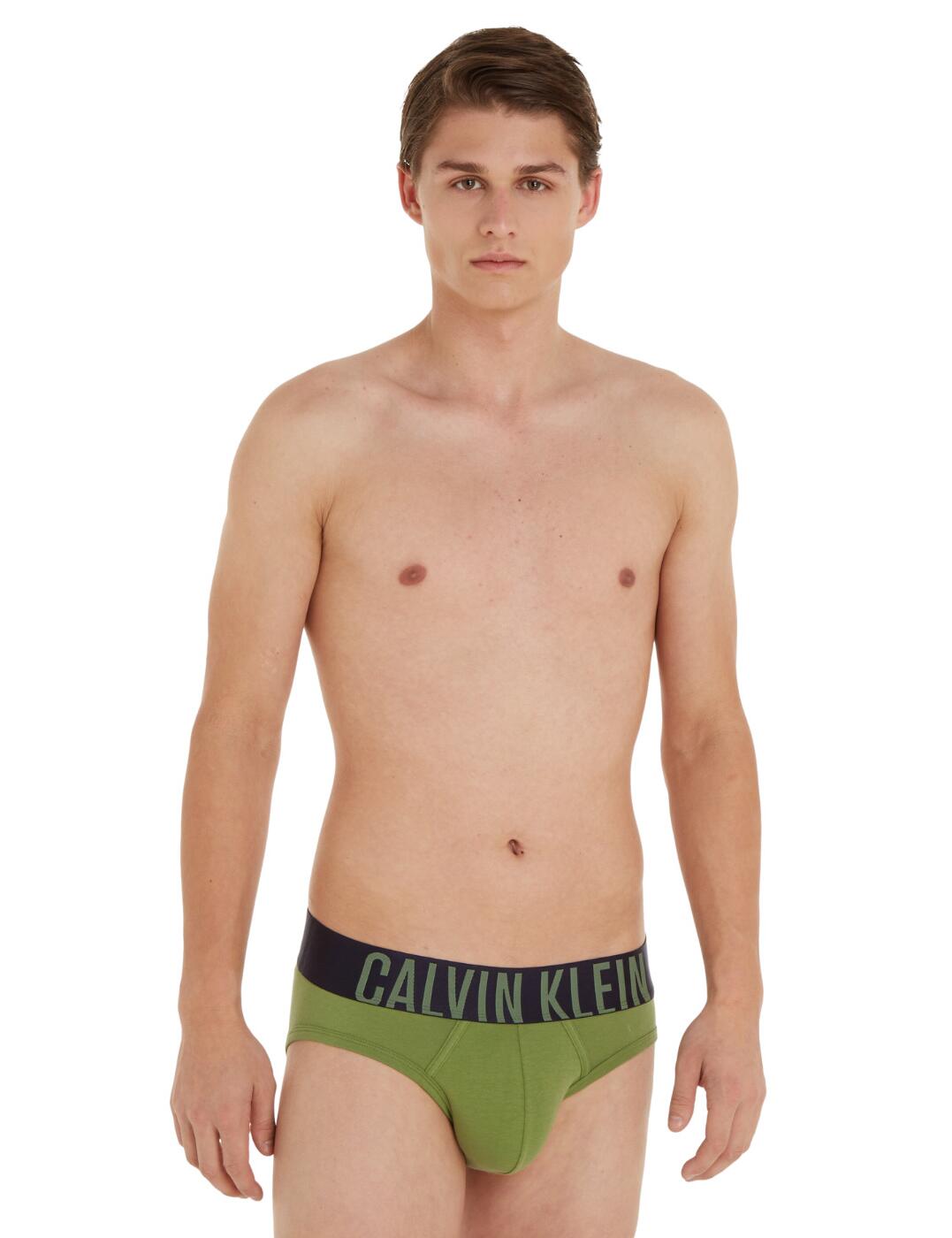 Calvin Klein's Intense Power briefs - the perfect combo of minimalist style and maximum comfort. These briefs feature a sleek silhouette crafted in a soft cotton elastane blend for unparalleled stretch and support. The instantly recognizable logo elastic waistband sits on your hip, bringing bold personality to your look in the most subtle way.  Mid-rise waist Calvin Klein iconic branding Elasticated waistband for comfort Soft, stretchy material Country of origin: Vietnam Composition: 95% Cotton &pipe; 5% Elastane Listed in UK sizes  60610-105508-1403636 000NB2601A Men's Brief