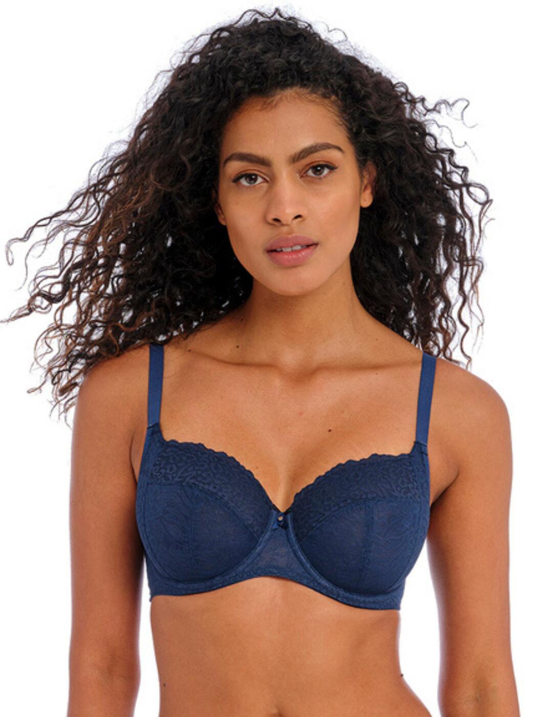 Allow yourself some comfortable luxury that will make you feel like you're on a Catwalk with this gorgeous bra from Freya. This is an excellent choice that will be as comfortable as it is beautiful. The underwired four-part cups with side support panels give your chest the perfect shape and make sure that your daily life can be spent comfortably. The semi-opaque upper cup gives this model something extra, with the chic animal pattern embroidered throughout the design complementing your style beautifully.