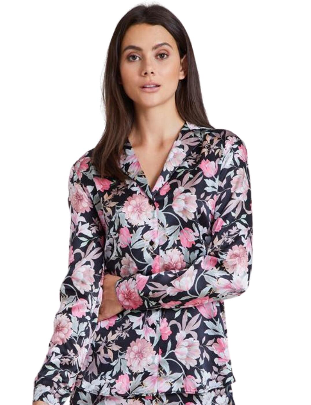Wake up rejuvenated after a night spent in luxury with the Toi Mon Amour nightwear collection from Aubade. This blouse feels indulgent against your skin with the delicate silk flowing around your body, keeping you refreshed and comfortable. The long sleeves boast buttoned cuffs, giving you a stylish edge. The button-up design gives off a classic look, while the deep neckline with stylish lapels allows for a bit of a sensual touch. The whole design is accentuated by the eye-catching floral print, finishing off the elegant look.  Dazzling floral print Deep neckline with lapels Front button-up closure Long sleeves buttoned at the cuff Matching coordinates available Country of origin: China Composition: Fabric: 100% Silk Listed in UK sizes  55091-98208-1272508 QS44-1 Pyjama Blouse