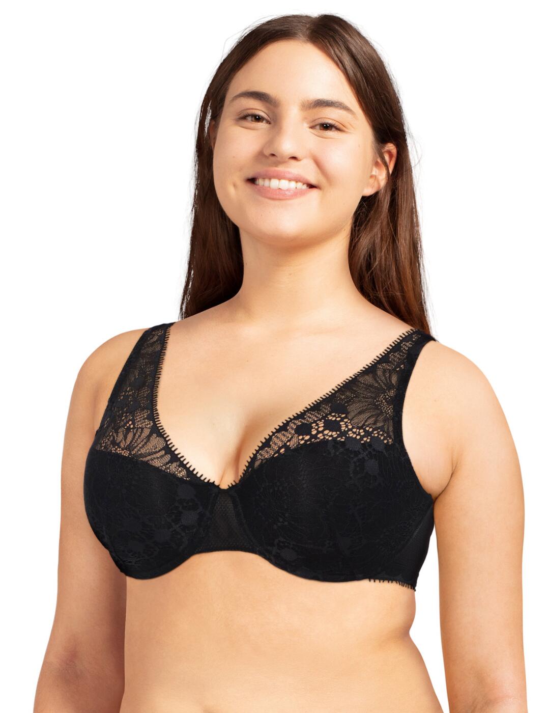 Give your everyday lingerie an elegant and sophisticated look with the Day to Night collection by Chantelle. This gorgeous bra features comfortable underwired spacer cups, making sure that your bust is supported and beautifully shaped. The breathable material is covered by delicate lace, which extends to the adjustable shoulder straps, creating an alluring plunge decolletage. The feminine style finishes with a cute eyelash trim on the neckline and the bottom of the underband.  Plunging neckline with triangle cups Eyelash detail on the neckline trim and bottom underband Semi-sheer lace on the cups Adjustable shoulder straps Hook and eye back closure Moulded spacer cups Underwired Country of origin: Tunisia Composition: Lace cup: 85% Nylon &pipe; 15% Elastane Composition: Lace: 87% Nylon &pipe; 13% Elastane Composition: Knit inside cup: 100% Polyester Composition: Tulle: 84% Nylon &pipe; 16% Elastane Listed in UK sizes  55290-98599-1278903 C15F70 Plunge Bra