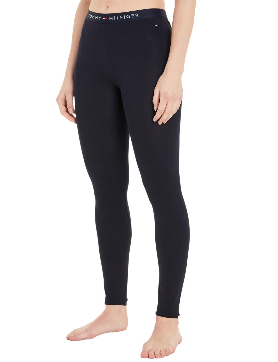 Step up your athleisure style with the Tommy Hilfiger logo waistband leggings! These leggings gracefully combine amazing comfort, with the classic style of Tommy Hilfiger. Crafted from stretchy organic cotton, these lightweight leggings provide great flexibility with every move you make. Whether you’re running errands, or hitting the gym, the snug fit will leave you feeling comfortable and stylish. The elasticated waistband features the iconic Tommy Hilfiger logo for a designer edge.  Full length High-rise waist Tommy Hilfiger logo waistband Stretch fabric Country of origin: Sri Lanka Composition: 96% Organic Cotton &pipe; 4% Elastane Listed in UK sizes  61753-106919-1423896 UW0UW04524 Sports Leggings