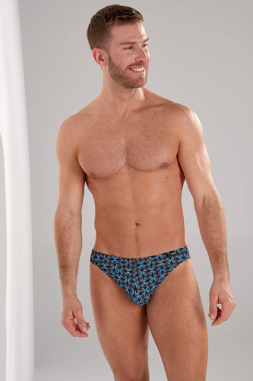 Ultra lightweight HOM Aloys Comfort Micro Brief men’s underwear – lined pouch male slips in fan print. Shop silky quick dry microfibre undies for him