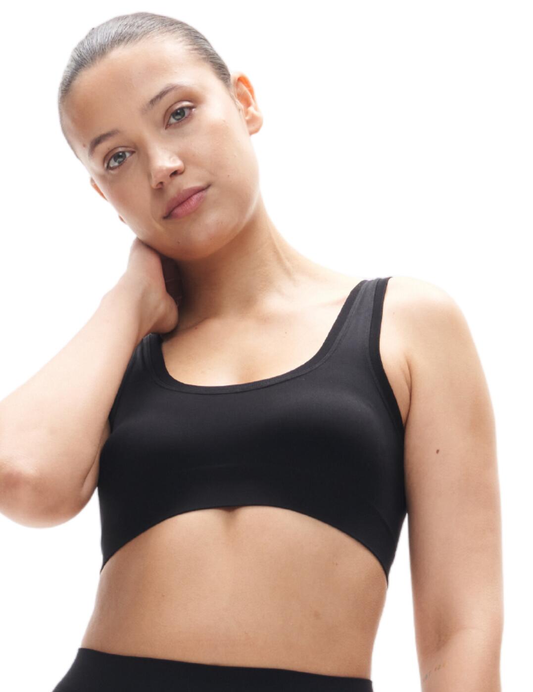 Transform your look with the Heist Softskin Bralette! This buttery soft, non-wired and non-padded bralette provides you with the support and coverage you need while remaining comfortable all day. The deep underband paired with its scooped neckline provides full cup coverage so you can wear it confidently, knowing that your silhouette is looking its best. Plus, its pull-on design ensures effortless movement, while wider shoulder straps give additional support. Crafted with breathable fibres and a gentle soft finish, this bralette is designed to be easy to style and keep you at your most confident. With its versatility and form-hugging fit, this bralette provides an effortless look for any occasion for those days out or days spent lounging around.