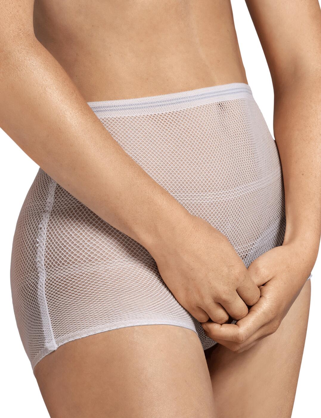 Don't forget to put these Carriwell hospital panties into your overnight bag! These hospital panties come in a convenient pack of 4 and are designed specifically for post-birth wear. The soft fabric is also suited to caesarean recuperation as it allows scars to breathe. The full coverage and high-waisted shape are designed to hold post birth pads securely in place.  Pack of 4 briefs Designed for post-birth wear High-waisted Full rear coverage Breathable fabric: suitable for caesarean Designed to hold post birth pads Washable Country of origin: Slovakia Composition: 84% Polyester &pipe; 16% Elastane One size  52207-93993-1231617 54.7000-10 Maternity Hospital Panties 4 Pack