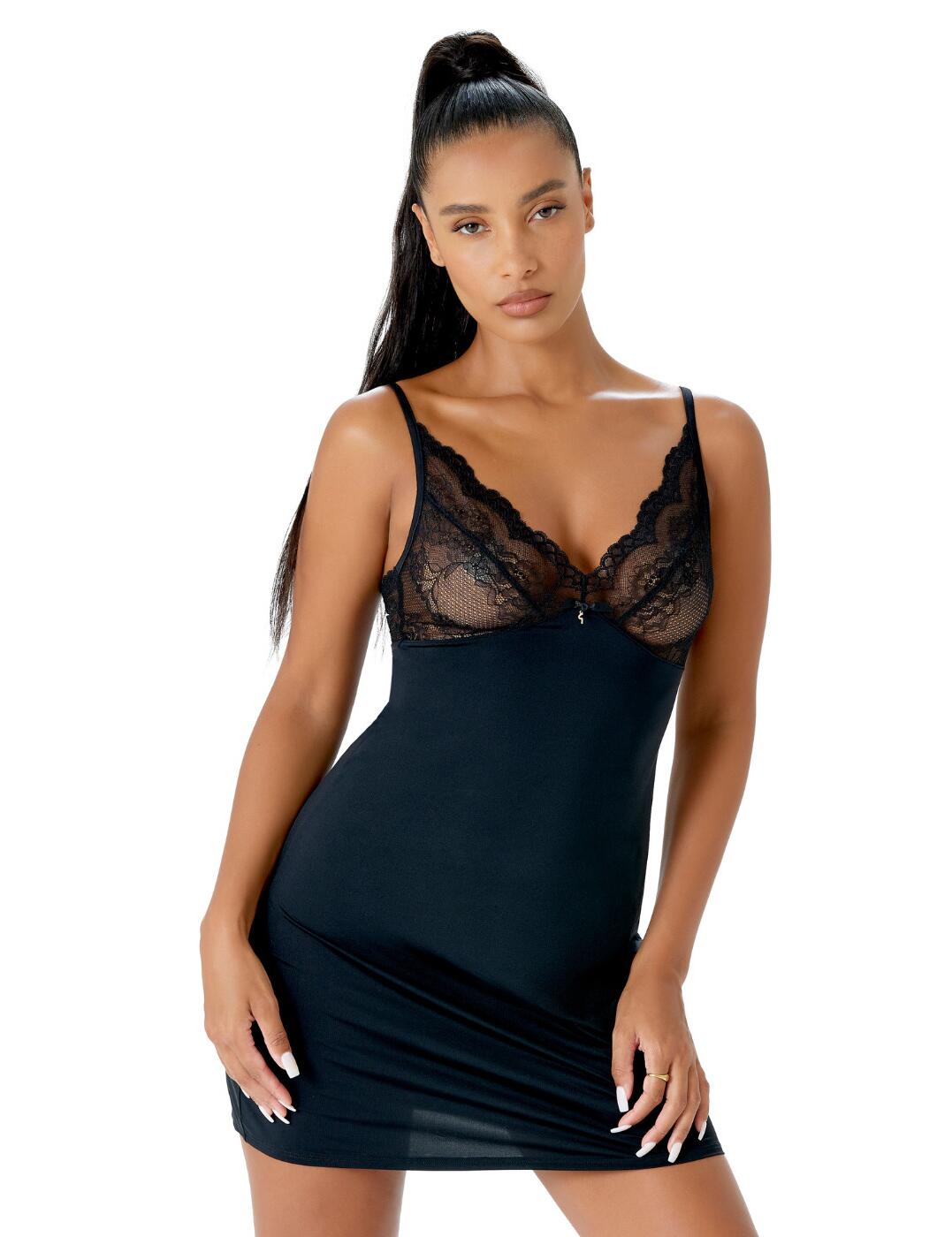 Embrace glamour and seductive style in this lace slip from Gossard's Superboost collection. The exclusive vintage style lace offers elegance and superior comfort, suitable to be worn as nightwear or under a dress during the day. The lace detailing and delicate mesh lines cover the cup for a subtle glamourous touch that feels exquisite against your skin. Your curves will be accentuated perfectly in this simple, yet elegant design. Gossard's Gold signature G and bow detail on the centre front finishes off this flirty and luxurious piece!  Exclusive vintage lace slip Shimmering soft body and delicate lace offers exceptional comfort and hugs your body Light and delicate mesh lines the cup for subtle and comfortable support Gossard's Gold signature G and bow detail on the centre front Country of origin: China Composition: 76% Polyamide &pipe; 23% Elastane &pipe; 1% Viscose Listed in UK sizes  61619-106765-1411716 7739 Chemise