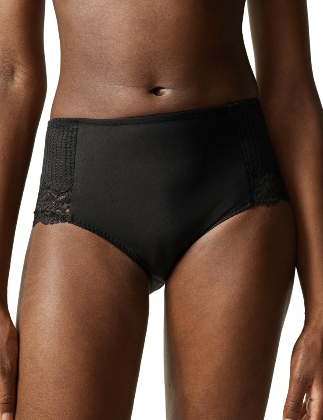 Introduce elegance to your everyday lingerie with the Marilyn full brief by Chantelle. Boasting statement graphic knit and beautiful feminine lace sides, these high-waist briefs combine supportive wear and fashion-forward design to exude luxury. Opaque fabric offers modesty at the front and back of the briefs, while the decorative sides create an alluring, semi-sheer feel. Moderate coverage of the rear and soft seams provide an exceptionally comfortable fit for reliable all-day wear, with matching lingerie available from the Marilyn collection to complete the look.