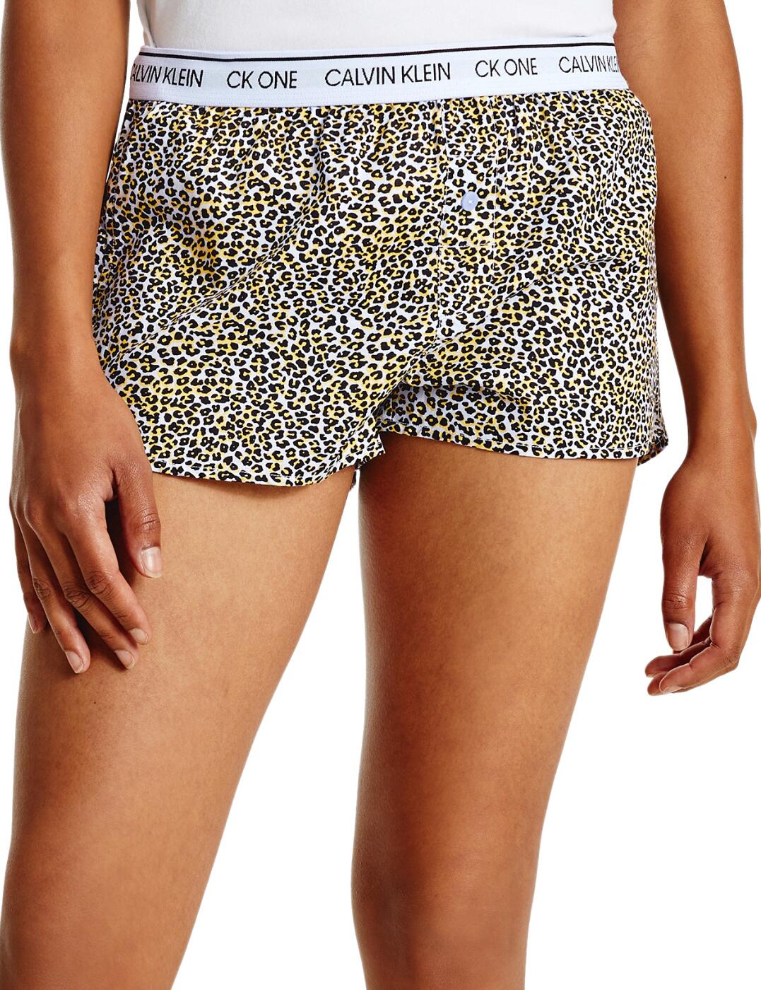 These CK One Woven Cotton sleep shorts by Calvin Klein are a staple for any CK fan. The comfortable mid-rise waist features an elasticated waistband for a secure fit which boasts the CK signature branding. Crafted from 100% cotton for pure comfort that is perfect season after season. The decorative button on the front of the shorts adds charm and detail. A mid-length provides a comfortable and relaxed fit.  CK branded waistband Decorative button detailing Comfortable mid-rise elasticated waistband Country of origin: Sri Lanka Composition: 100% Cotton Listed in UK sizes  52697-94725 000QS6437E Short Brief