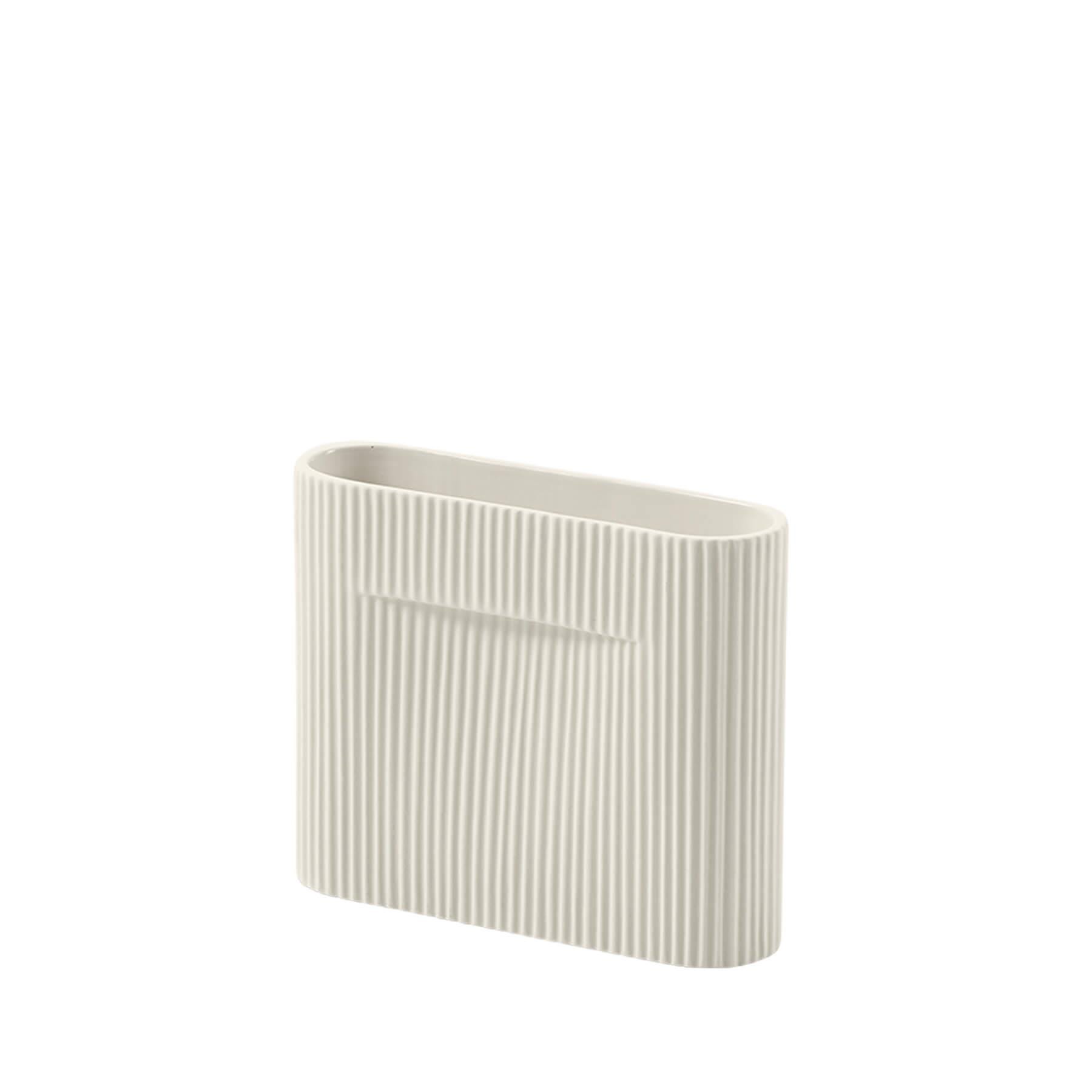 Muuto Ridge Vase Small Off White Earthenware Cream