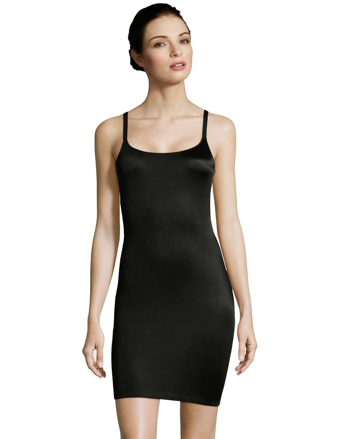A contemporary wardrobe solution! Choose this Maidenform slip for a comfortable fit and a smooth silhouette under clothes. This slip offers light control to the whole body and features convertible and adjustable straps for a unique fit.  Chic and elegant design Comfortable fit Contemporary shapewear solution All-over smoothing Adjustable and convertible straps Composition:- 84% Polyester &pipe; 16% Elastane Listed in UK sizes  36682-67217-910383 DM0039 Control Slip