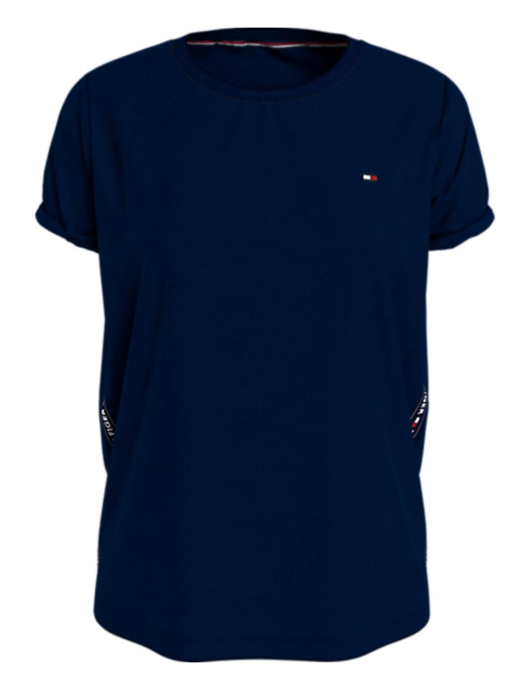 The Authentic Velour crew neck T-shirt by Tommy Hilfiger is a wardrobe essential season after season, and perfect for layering. This classic short sleeve crew neck design provides the comfort and style Tommy Hilfiger are renowned for. Featuring subtle branding with the small flag logo on the chest and tape branding down the sides of the shirt.  Subtle branding on chest Tape branding down the sides of the T-shirt Perfect for layering Composition: 100% Cotton Listed in UK sizes  51784-93382-1259232 UW0UW01374  Crew-neck T-shirt