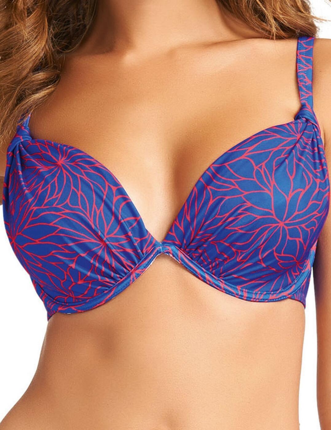 Look fabulous in the Fantasie Cape Verde collection in Marine Blue. The Fantasie Cape Verde plunge bikini top is lightly padded with underwired support and adjustable straps.The top fastens with a clasp at the back. 15545-25514-245655 5413 Marine Blue