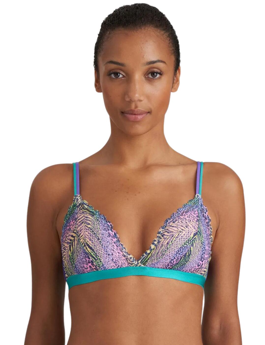 Add some fun to your lingerie drawer with this playful padded bralette from the Cillian range by Marie Jo. This bralette ensures a stylish look with a colourful animal print with a semi-sheer polka-dot print at the sides. It has an elasticated underband to provide support to this wireless piece and it hosts the classic hook and eye closure at the rear for a unique fit. The bra has an elegant feeling from the double straps that join up as one at the back and are adjustable. This bralette completely flatters your bust with its triangle-shaped cups whilst the padding helps support and enhance your bust. Pair with any of the matching bottoms for a fully coordinated look.