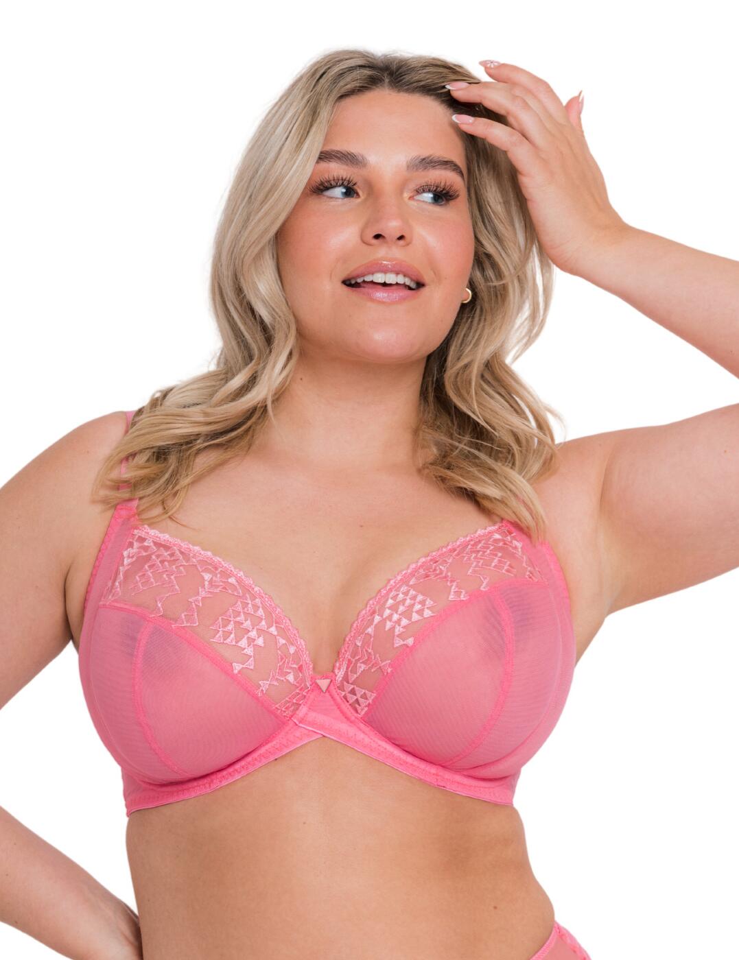 A full cup, plunge bra to dream of, brought to you from the Centre Stage collection by Curvy Kate. Each cup is sectioned into four parts for the perfect fit and extra side support to ensure security. The plunging neckline is beautifully framed in delicate geometric embroidery. A curved-up centre front ensures the underwiring perfectly encapsulates the bust for a comfortable fit. Powermesh wings create a secure and soft style. Whilst centre-pull straps help reduce any slippage. No padding in the cups ensures a natural feeling fit. Fully adjustable straps combined with a hook and eye closure allow for a flawless adaptable fit perfect for you. Whereas an added J-hook also means adaptable styling.  Plunging neckline framed in embroidery Four-part cups Side support Curved-up centre front Underwired Powermesh wings J-hook Centrer-pull straps No padding Fully adjustable straps Hook and eye closure Country of origin: China Composition: Embroidery: 100% Polyester Composition: Main: 100% Polyamide Composition: Mesh: 61% Polyamide &pipe; 39% Elastane Listed in UK sizes  58458-102823-1342030 CK033101 Plunge Bra