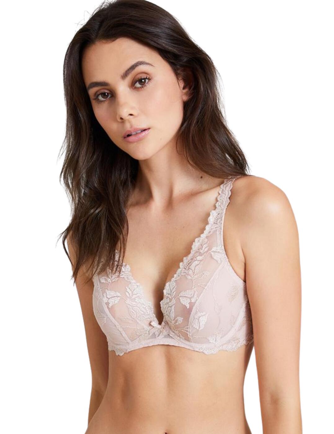 The Softessence collection by Aubade is a timeless range of lingerie, that exudes femininity and glamour. This underwired triangle bra boasts plunging cups that highlight your curves and decolletage, also making this bra easy to conceal under low-cut clothing. The mesh cups fabric offers superior comfort they will provide a smoother silhouette without padding for a natural feel. Adjustable shoulder straps and hook and eye closure allow you to find the most comfortable fit. Underwiring offers a natural lift and provides all-day support. Finished with scalloped edges that minimize harsh lines, and graceful embroidery that gives this piece a feminine feel.  Delicate embroidery Adjustable shoulder straps Hook and eye closure Comfortable mesh cups Country of origin: Tunisia Composition: Front Embroidery: 46% Polyamide &pipe; 35% Polyester &pipe; 19% Elastane Composition: Back embroidery: 47% Polyester &pipe; 38% Polyamide &pipe; 15% Elastane Composition: Top cup embroidery: 64% Polyester &pipe; 36% Polyamide Composition: Lining: 100% Polyamide Listed in UK sizes  54981-98092-1274106 TMF12 Plunge Bra