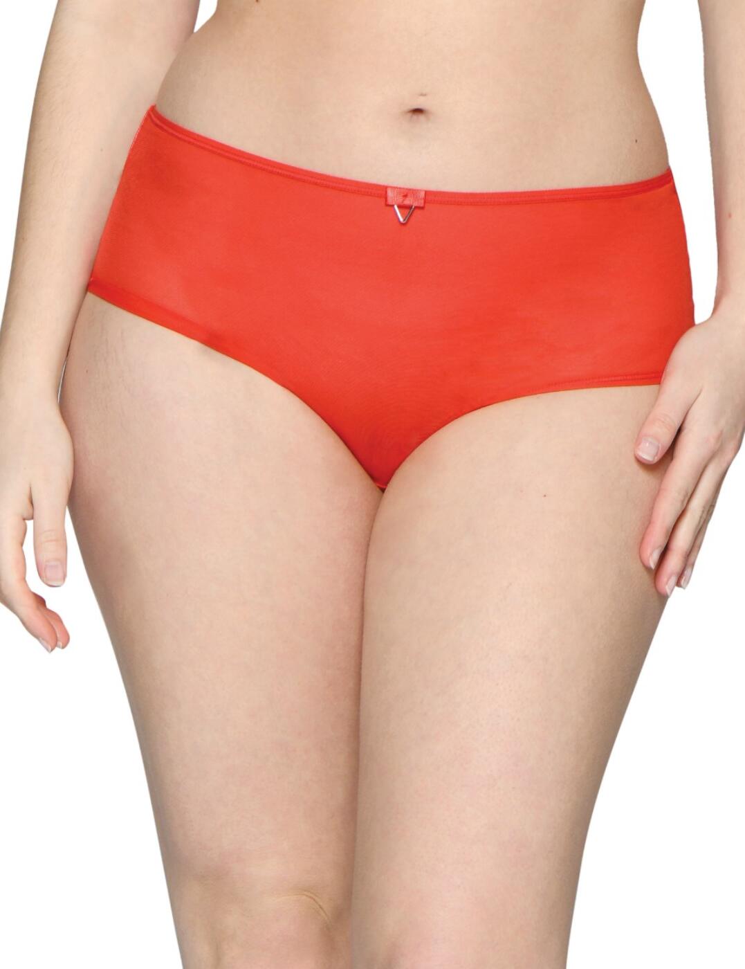 Designed to cleverly enhance your assets, the Curvy Kate Victory short is the ultimate must have wardrobe addition, just like the matching bra! In addition to this fabulous designing, this short combines a fashionable shape and style with a comfortable fit, to ensure you can look and feel your best no matter the situation!  Sexy shape designed to boost confidence Central silver charm co-ordinates with the matching bra Soft translucent fabric for a seductive look Comfortable fit Listed in UK sizes   26142-67831-918743 CK9003 Short