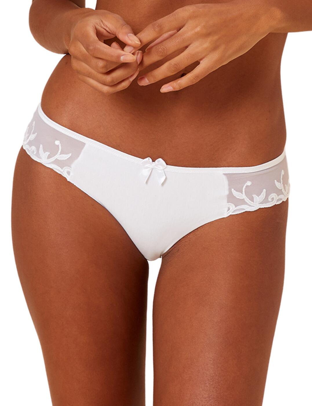 Blend comfort with fresh luxurious style with the Andora collection from Simone Perele. This brief is the perfect addition to your lingerie drawer this season. Incredibly soft and versatile this piece is crafted from soft opaque knitted fabric that is designed to have a completely seamless finish when layered under clothes. Boasts a low-rise waist with a full-coverage rear to give a sexy yet cute vibe to this piece.  An absolute staple! Low-rise waist Full rear coverage Clean-cut finish for a seamless look 100% cotton-lined crotch Composition: 60% Polyamide &pipe; 24% Elastane &pipe; 6% Polyester &pipe; 6% Cotton Listed in UK sizes  55149-98266-1273219 131727 Brief