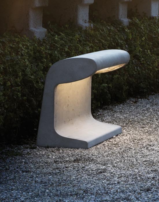 Borne Beton Grande Floor Lamp