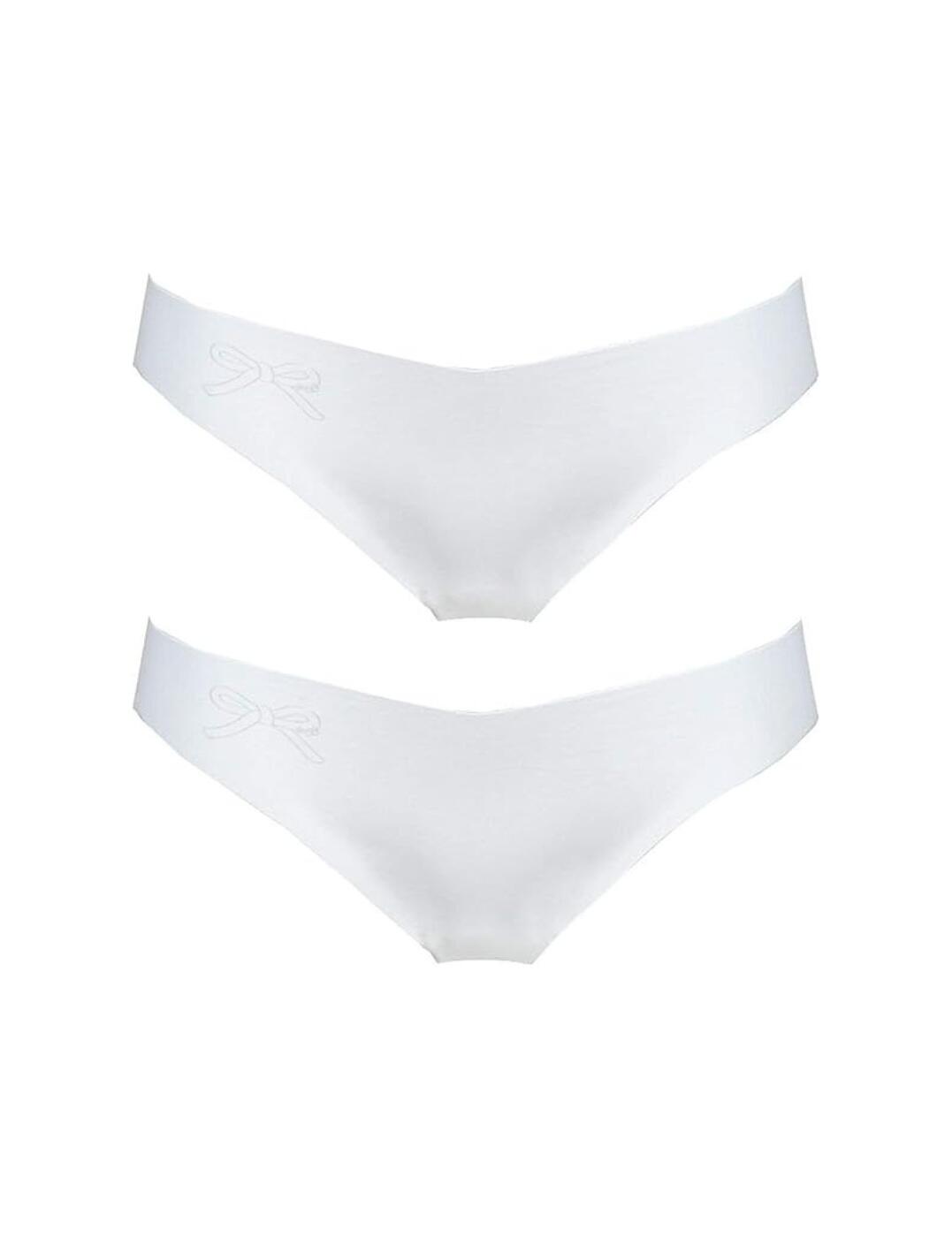 Offering cheeky rear coverage, the contemporary Touch It String by Sloggi is ideal for your everyday lingerie collection! The laser cut style means no VPL, whilst still offering a comfortable fit.  Contemporary, comfortable and feminine design Laser cut style for no VPL Popular thong style brief offering cheeky rear coverage Composition: 72% Polyester &pipe; 28% Elastane Listed in UK sizes  32899-61046 10146293 Thong