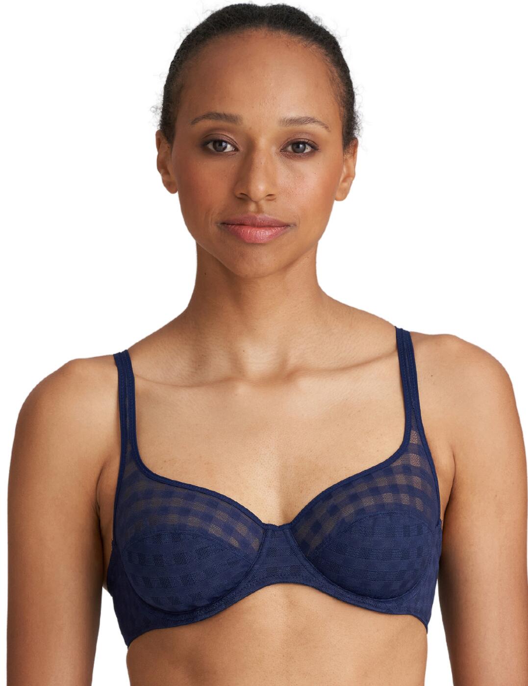 Get ready to experience sophistication with this stunning Marie Jo Jereme underwired full cup bra. Crafted with moulded cups, this bra has an underwired fit for a supportive and comfortable experience. The full cup style gives more coverage, while the gorgeous check print design adds a chic, timeless look to the piece. The semi-opaque, non-padded cup features a low scoop back for freedom of movement during wear. The shoulder straps are adjustable and the hook and eye fastening adds extra security. With a matching collection of chic coordinates, this Marie Jo Jereme underwired full cup bra is sure to become the cornerstone of any sophisticated woman s lingerie collection.